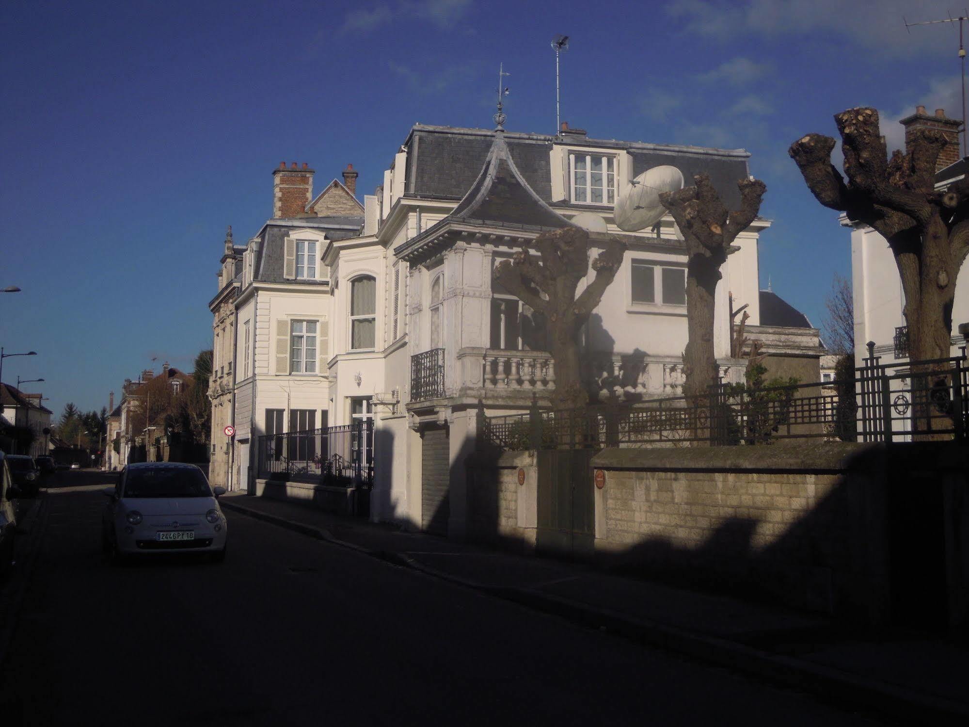 La Demeure D'Eirene Bed & Breakfast Troyes Exterior photo